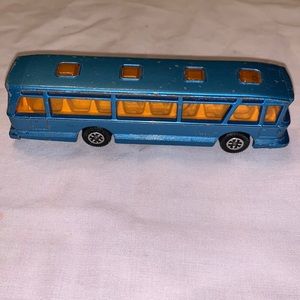 Dinky Toys Viceroy Coach #37